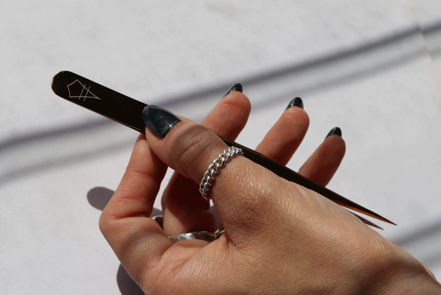Tweezer